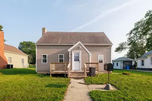 207 E Allen St, Kentland, IN 47951 - Photo 1