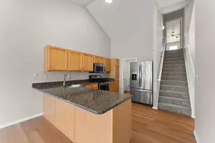 10011 Wildwood Ln, Highland, IN 46322 - Photo 5