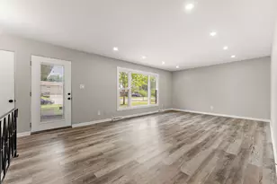 933 Hanover Ln, Dyer, IN 46311 - Photo 7