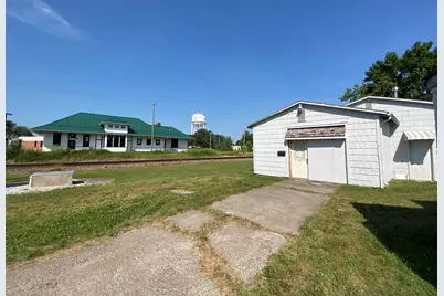 908 Washington, Valparaiso, IN 46383 - Photo 7