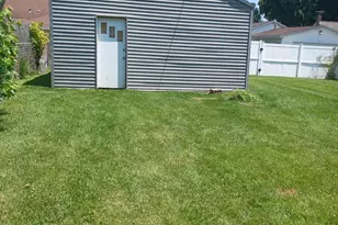 329 N Virginia St, Hobart, IN 46342 - Photo 11