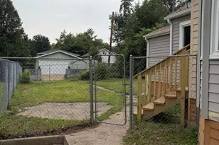 1176 Matthews St, Gary, IN 46406 - Photo 5