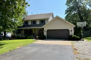 10673 Potomac Dr, Demotte, IN 46310 - Photo 1