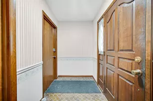 1330 Camellia Dr, Munster, IN 46321 - Photo 5