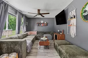 12 Maxwell St, Hebron, IN 46341 - Photo 5