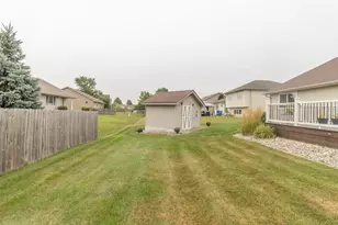 717 Sunflower Ln, Dyer, IN 46311 - Photo 3