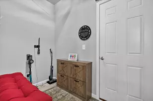 712 Gentry Ln, New Carlisle, IN 46552 - Photo 17