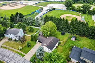3707 Oak Grove Dr, Valparaiso, IN 46383 - Photo 27