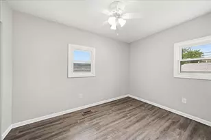 8228 Kennedy Ave, Highland, IN 46322 - Photo 17