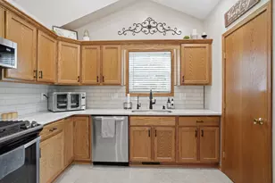 9634 Grasselli Ave, Saint John, IN 46373 - Photo 7