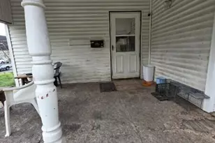204 W 20th St, Marion, IN 46953 - Photo 3