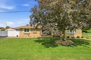 10624 Bailey St, Saint John, IN 46373 - Photo 5