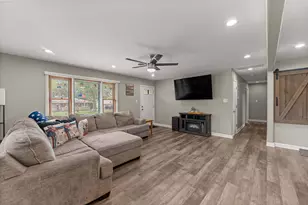 8538 Montfort Dr, Saint John, IN 46373 - Photo 7