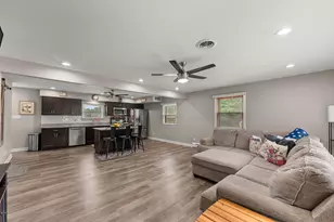 8538 Montfort Dr, Saint John, IN 46373 - Photo 5