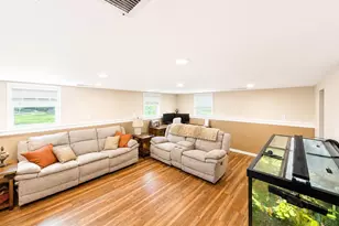 9375 Roosevelt Pl, Crown Point, IN 46307 - Photo 5