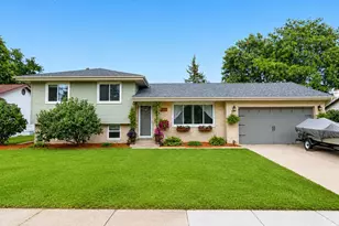 9375 Roosevelt Pl, Crown Point, IN 46307 - Photo 1