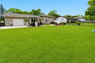 9375 Roosevelt Pl, Crown Point, IN 46307 - Photo 15