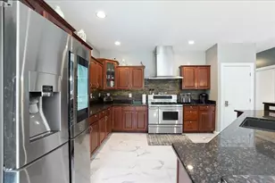 10591 Erie Dr, Crown Point, IN 46307 - Photo 9