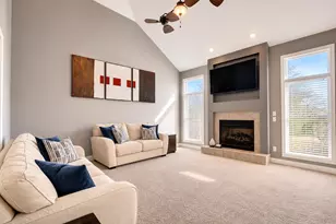 669 Davis Cir, Crown Point, IN 46307 - Photo 7