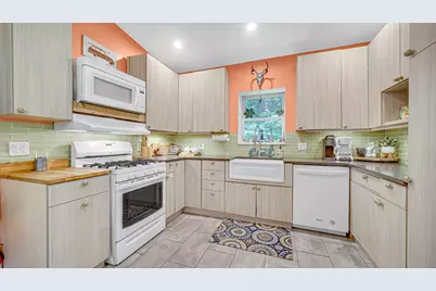 8948 N 500 E, Rolling Prairie, IN 46371 - Photo 7