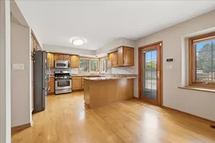 1522 Coventry Ln, Munster, IN 46321 - Photo 13