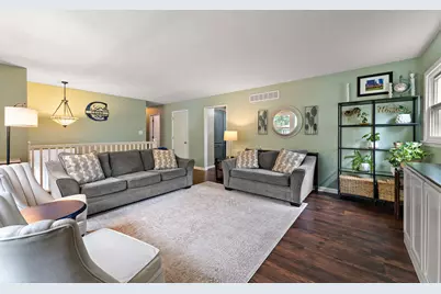 9539 Hawthorne Drive, Munster, IN 46321 - Photo 7
