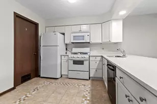 2513 E Lakeshore Dr, Crown Point, IN 46307 - Photo 9