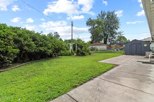 9307 Ellen Dr, Highland, IN 46322 - Photo 19