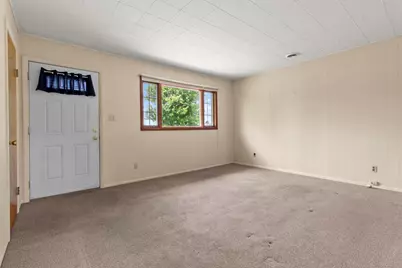 9307 Ellen Drive, Highland, IN 46322 - Photo 5