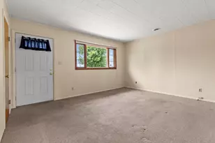 9307 Ellen Dr, Highland, IN 46322 - Photo 5
