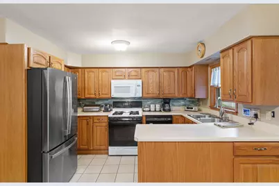 8420 Schreiber Drive, Munster, IN 46321 - Photo 9