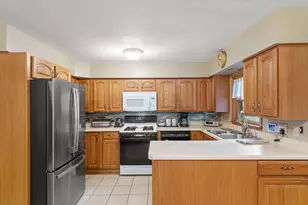 8420 Schreiber Dr, Munster, IN 46321 - Photo 9