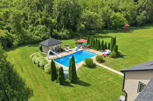 10626 Erie Dr, Crown Point, IN 46307 - Photo 3