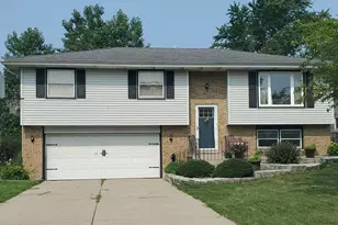 3810 Kingsway Dr, Crown Point, IN 46307 - Photo 1