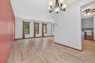 8832 Jefferson Ct, Munster, IN 46321 - Photo 7