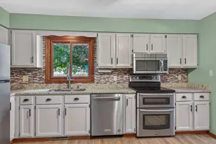 8832 Jefferson Ct, Munster, IN 46321 - Photo 9