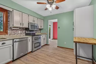 8832 Jefferson Ct, Munster, IN 46321 - Photo 9