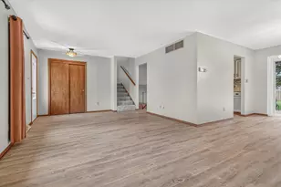 8832 Jefferson Ct, Munster, IN 46321 - Photo 3