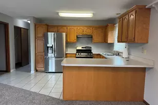 110 Lyn Dee Ct, New Carlisle, IN 46552 - Photo 5