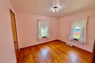 1023 Riverlane Dr, Lake Station, IN 46405 - Photo 11