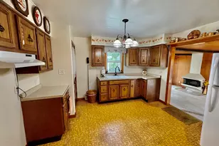 1023 Riverlane Dr, Lake Station, IN 46405 - Photo 7