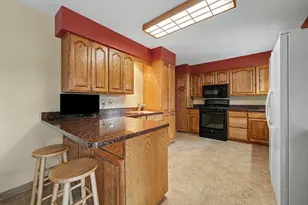 9425 Larch Dr, Munster, IN 46321 - Photo 5