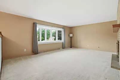 7605 W 86th Avenue, Crown Point, IN 46307 - Photo 5