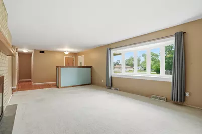 7605 W 86th Avenue, Crown Point, IN 46307 - Photo 3