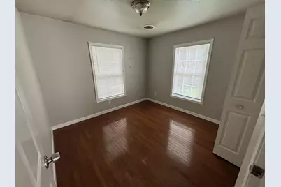 210 Pleasant Avenue, Michigan City, IN 46360 - Photo 9