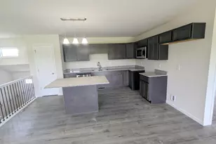 6761 Whitcomb St, Merrillville, IN 46410 - Photo 3