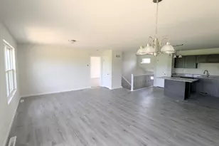 6761 Whitcomb St, Merrillville, IN 46410 - Photo 7