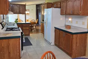 11643 Chateau Ln, Demotte, IN 46310 - Photo 7