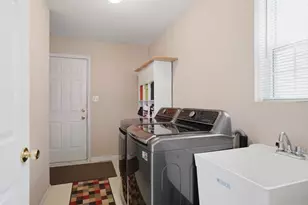 1232 Oriskany Dr, Schererville, IN 46375 - Photo 9