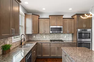9827 Garden Way, Saint John, IN 46373 - Photo 15